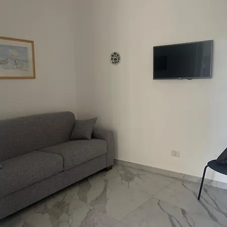 Stone House 1 度假居